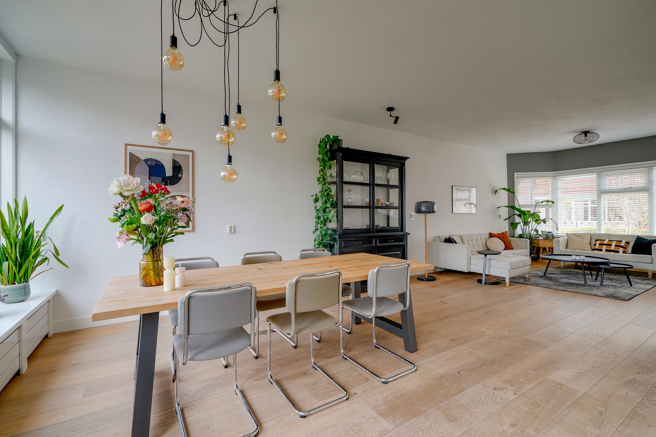 Charming 1930s Semi-Detached House with Deep West-Facing Garden — 17