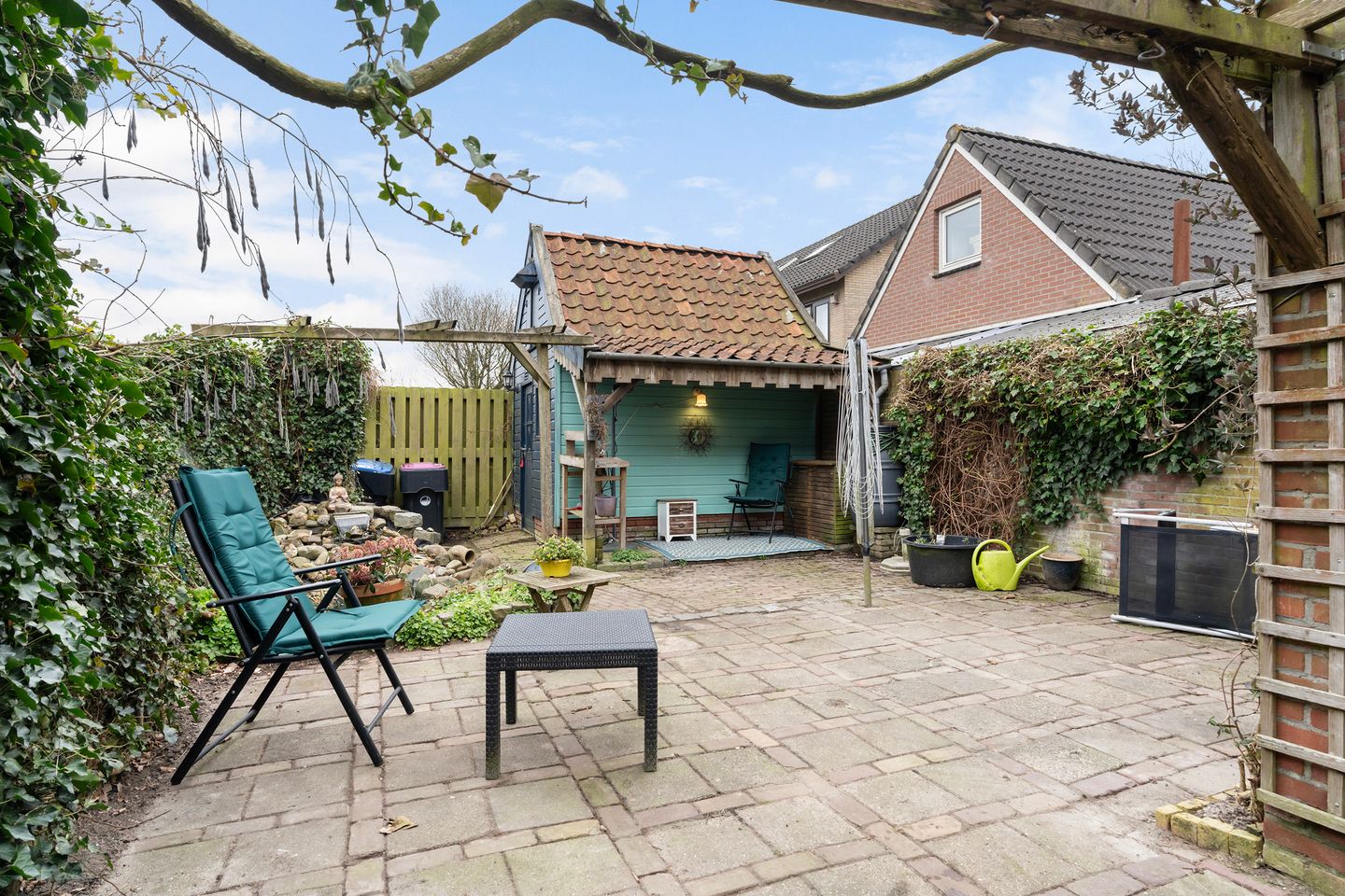 Photo 4 of Sixmastins 4