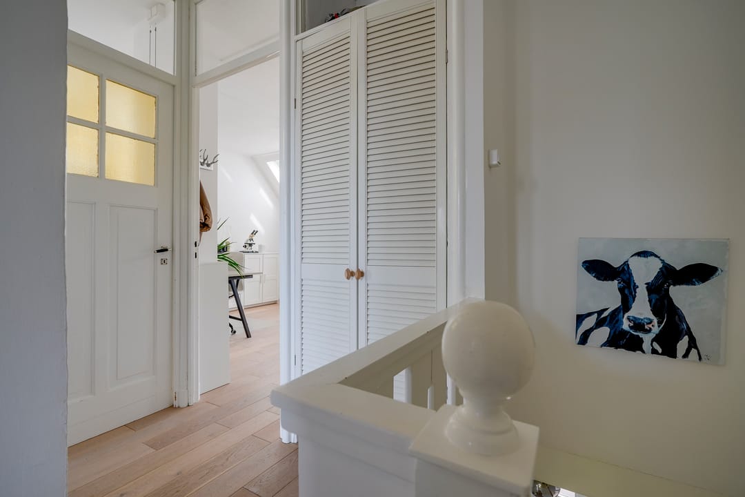 Charming 1930s Semi-Detached House with Deep West-Facing Garden — 22