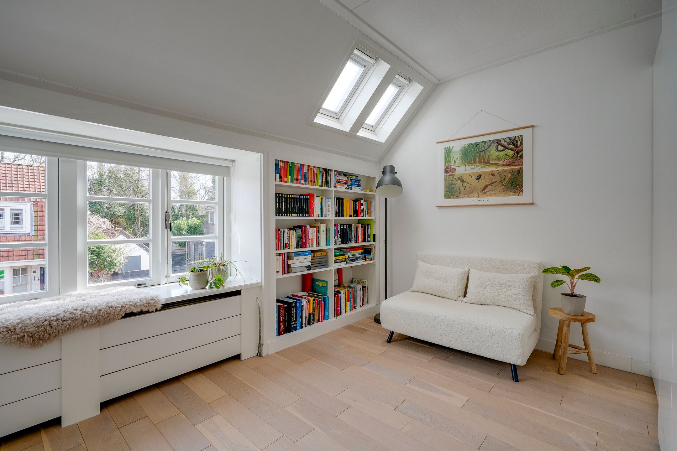 Charming 1930s Semi-Detached House with Deep West-Facing Garden — 26