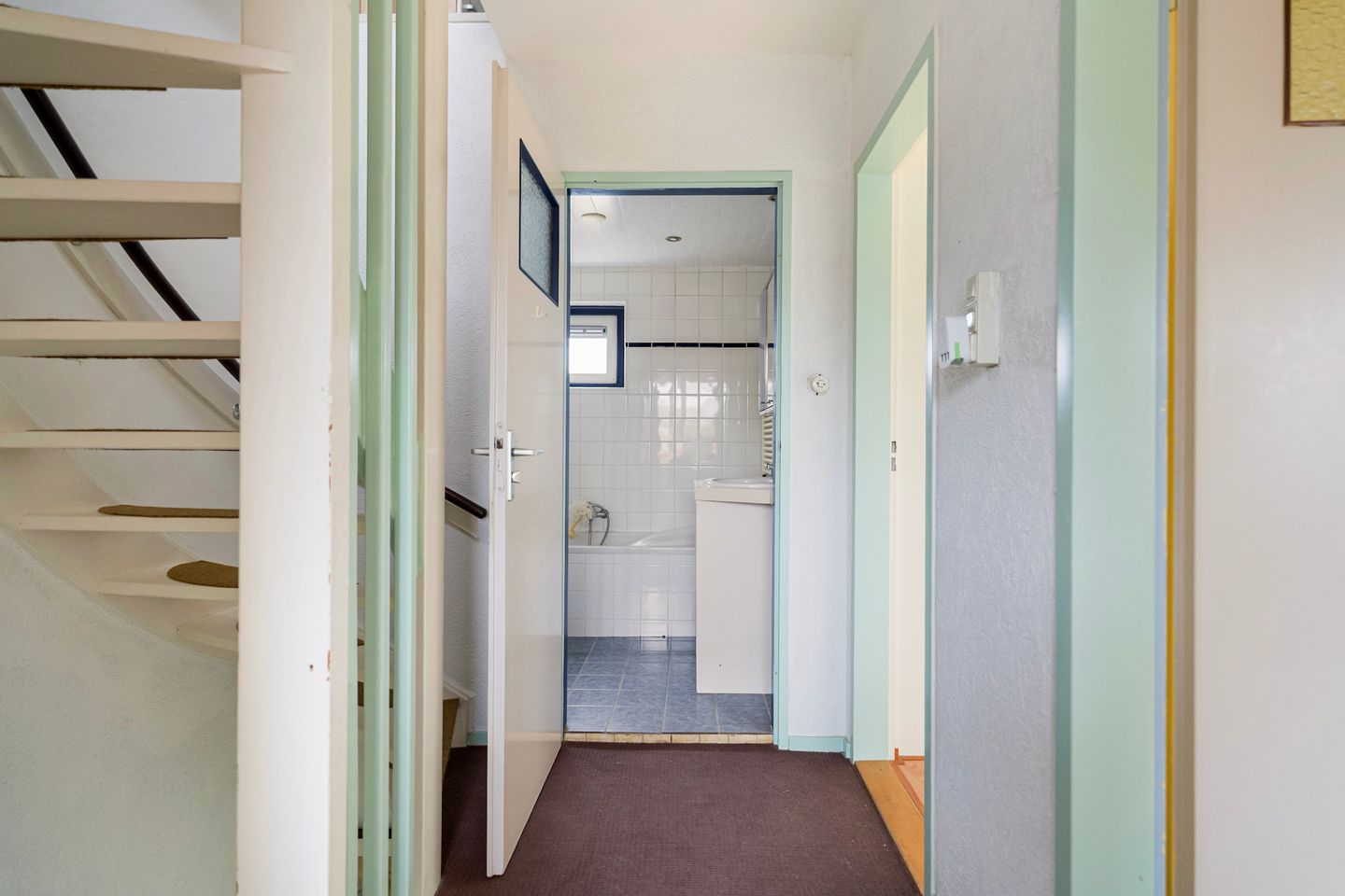 Photo 14 of Sixmastins 4