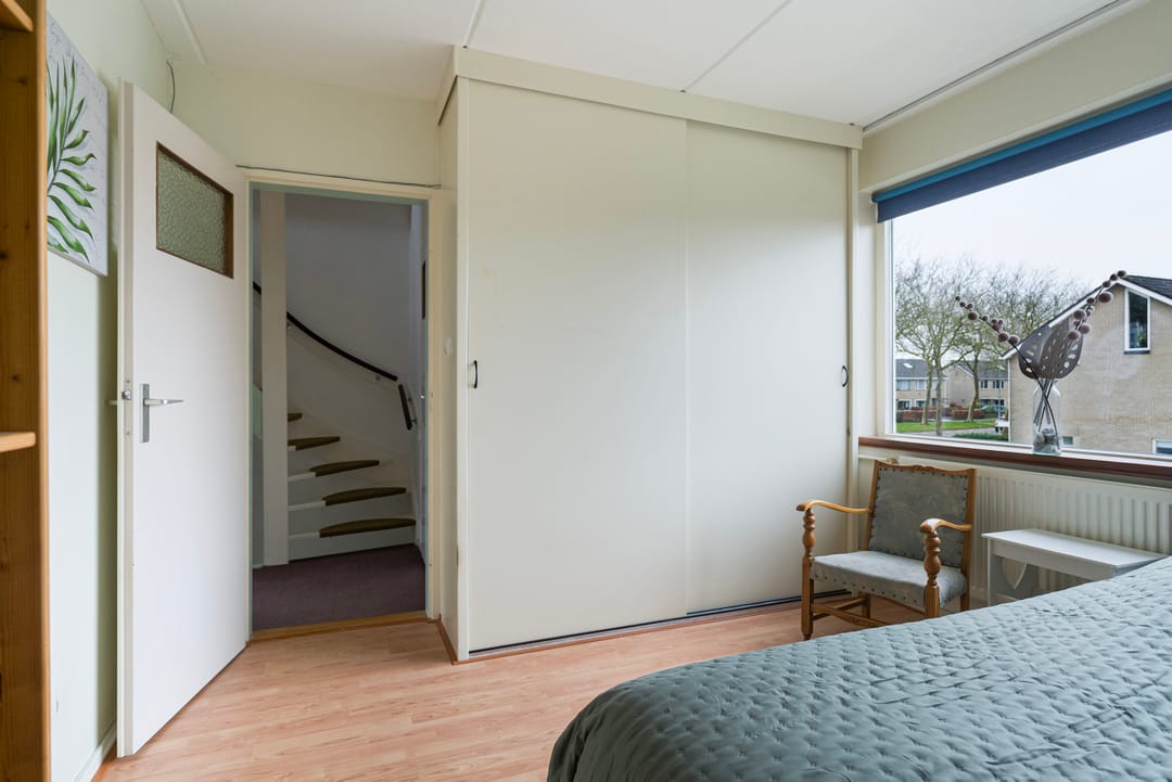 Photo 16 of Sixmastins 4