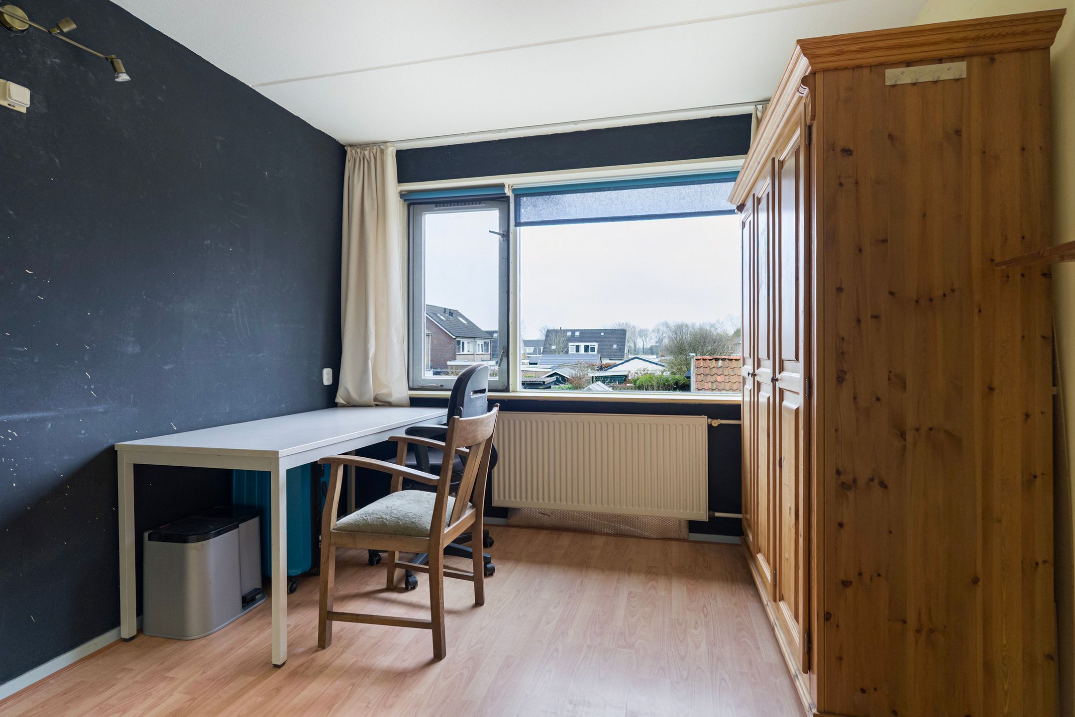 Photo 18 of Sixmastins 4