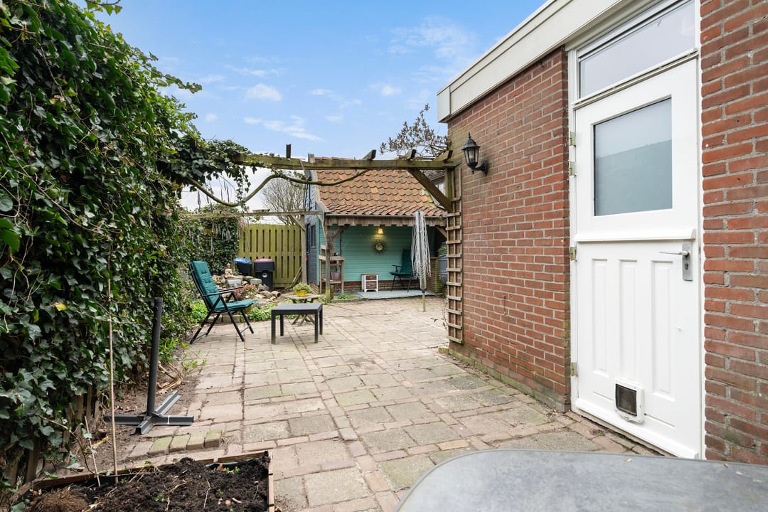 Photo 26 of Sixmastins 4