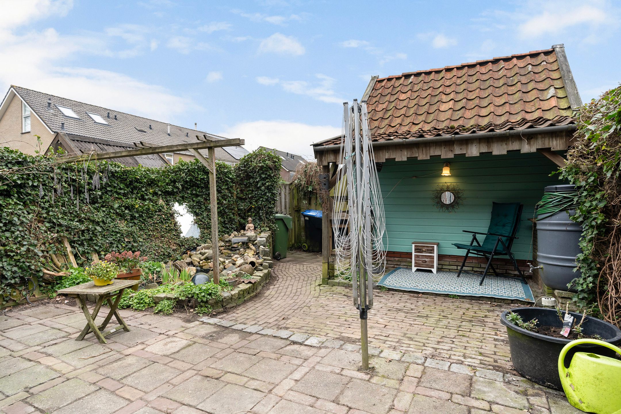 Photo 27 of Sixmastins 4