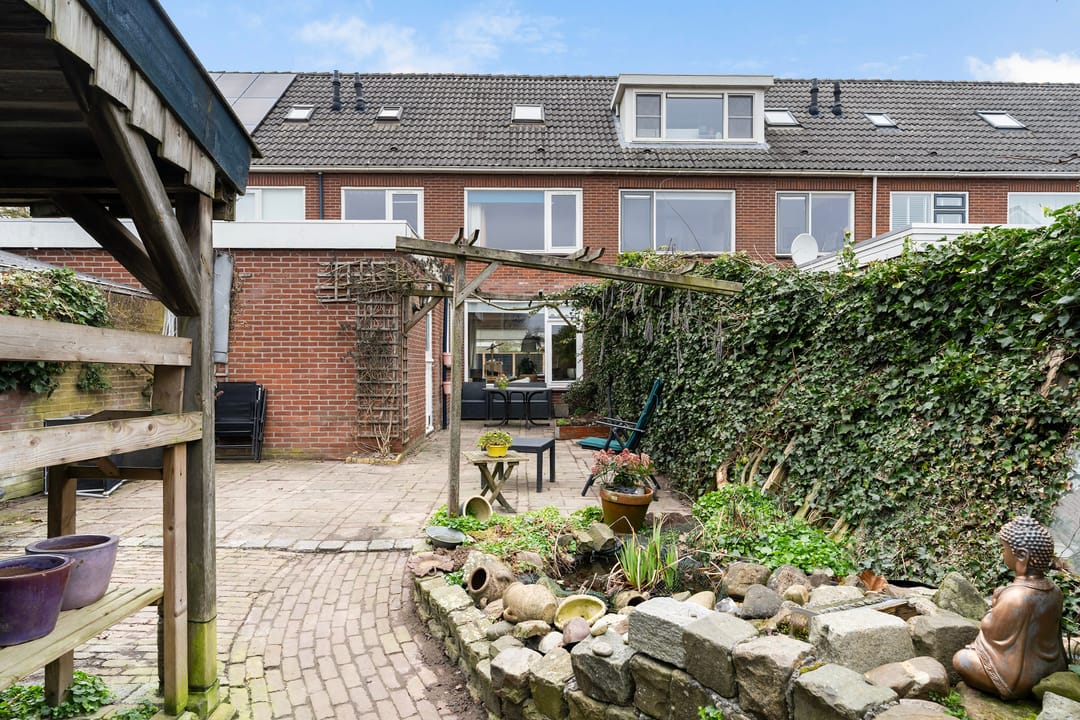 Photo 28 of Sixmastins 4