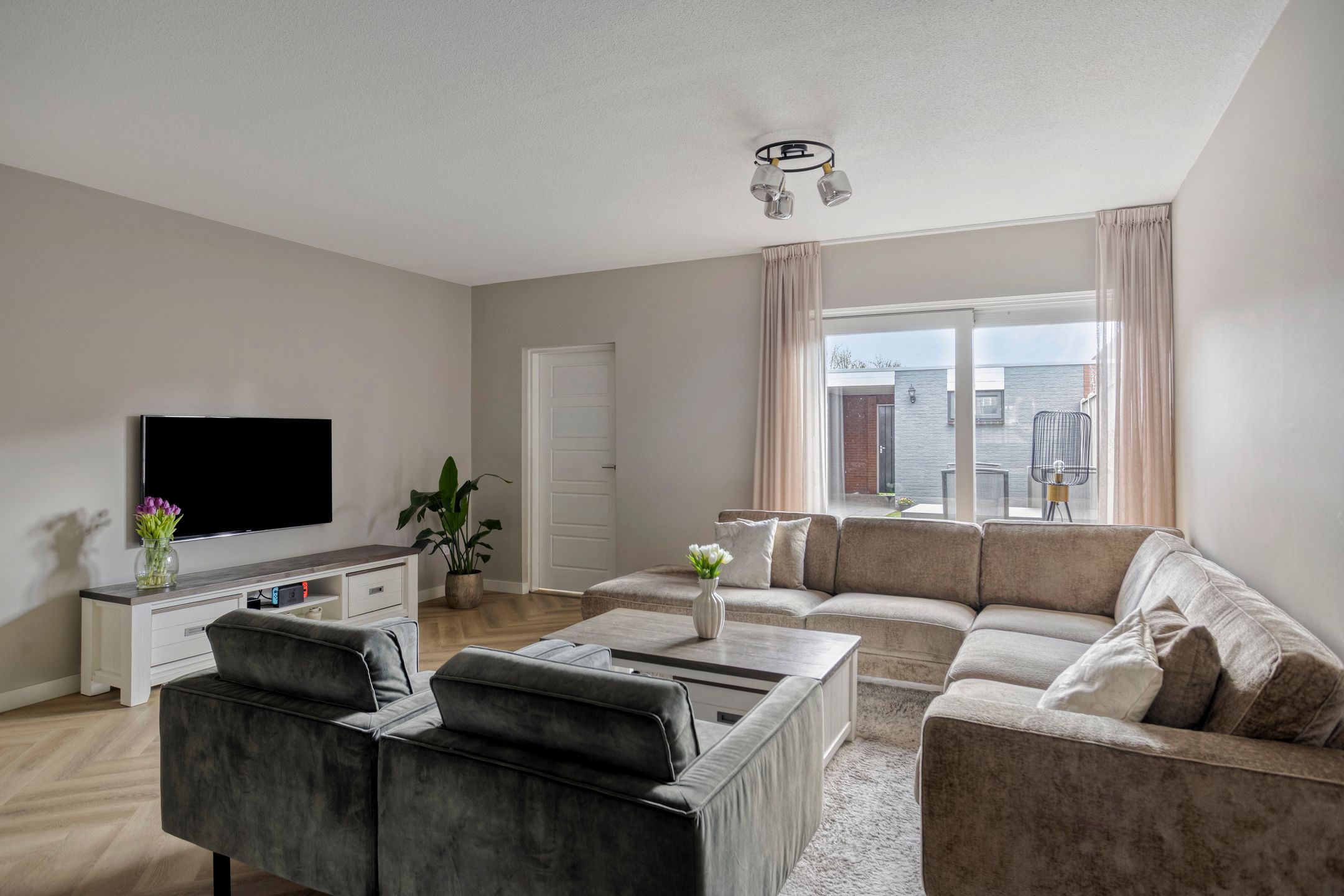 Foto 3 van Kamperfoelie 37