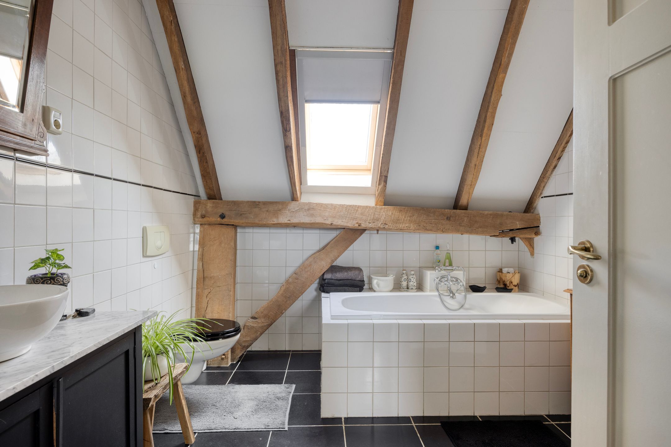 Foto 36 van Eikenheuvelweg 16