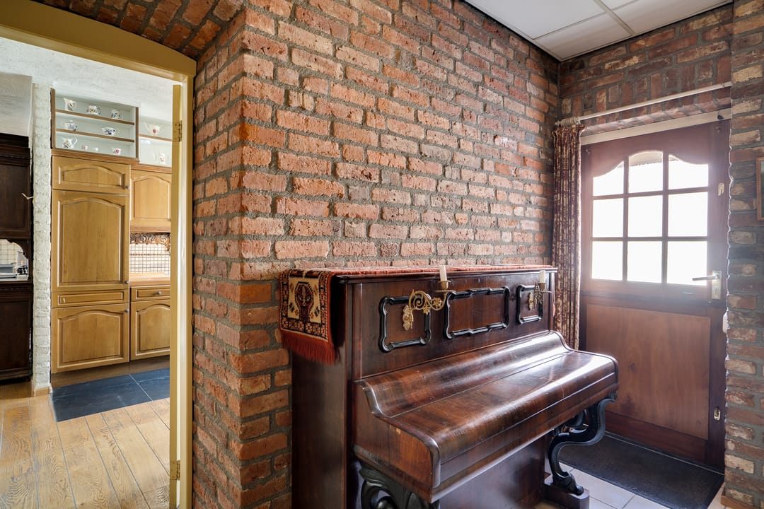Spacious and Charming Detached Home in Rural Setting — 22