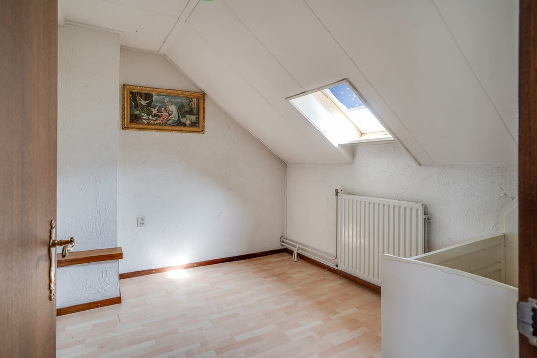 Spacious and Charming Detached Home in Rural Setting — 41