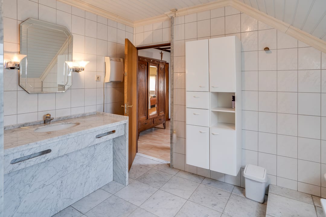 Spacious and Charming Detached Home in Rural Setting — 44