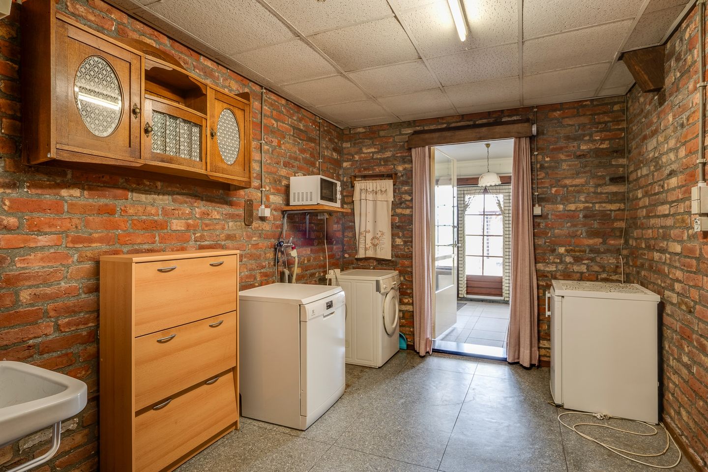 Spacious and Charming Detached Home in Rural Setting — 19
