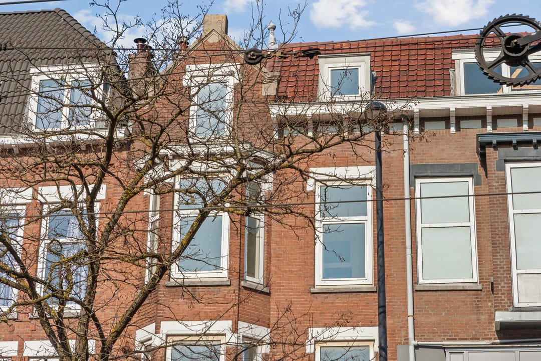 Charming Sustainable City Apartment in Vibrant Rotterdam Middelland — 24