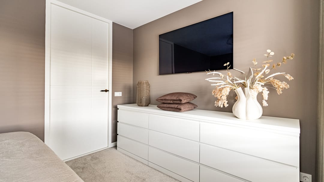 Modern Ground Floor Apartment with Marina Views and Private Mooring — 17