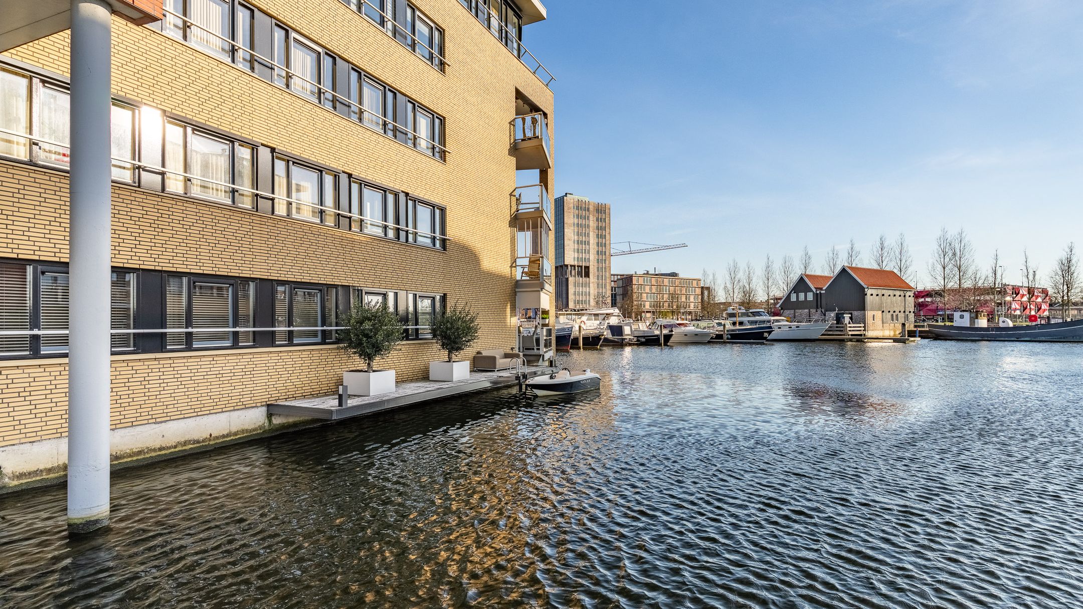 Modern Ground Floor Apartment with Marina Views and Private Mooring — 27