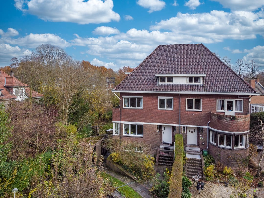 Photo 2 of Burgemeester van Liebergenstraat 12