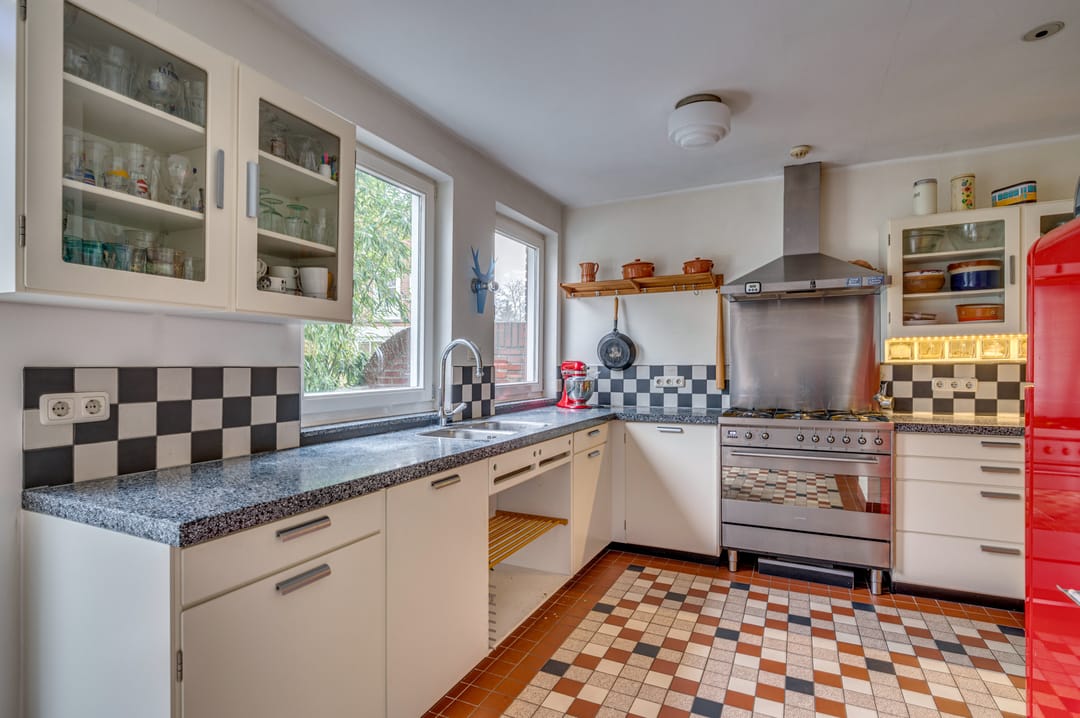 Photo 16 of Burgemeester van Liebergenstraat 12