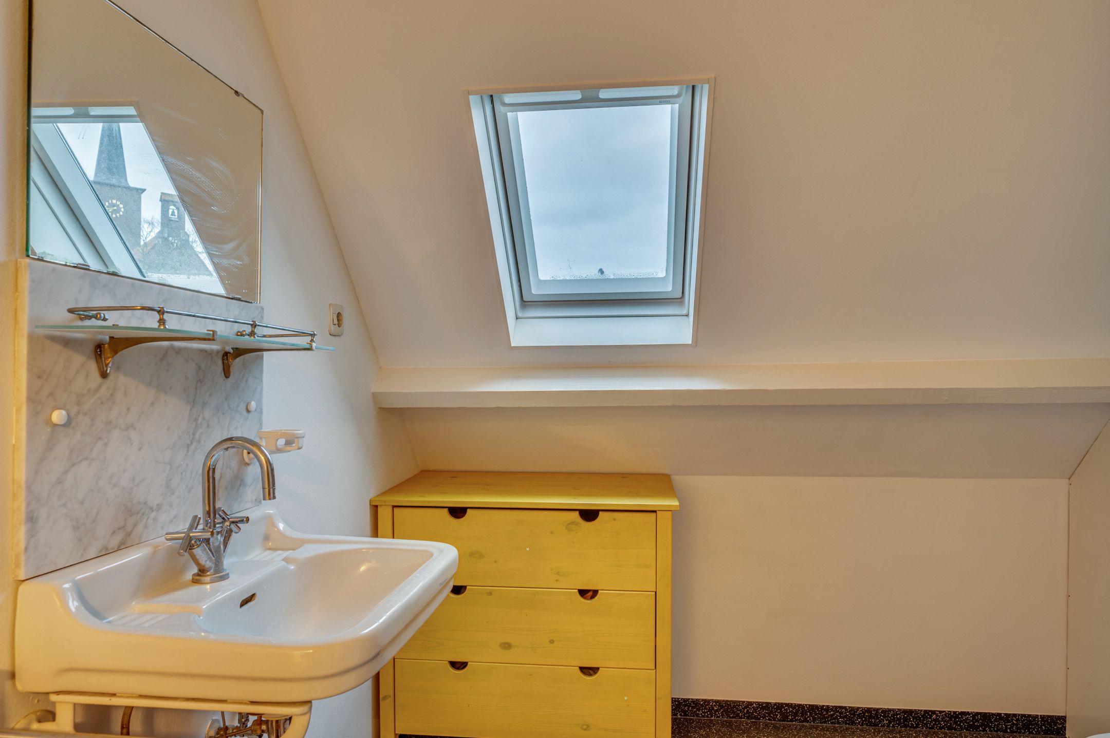 Photo 33 of Burgemeester van Liebergenstraat 12