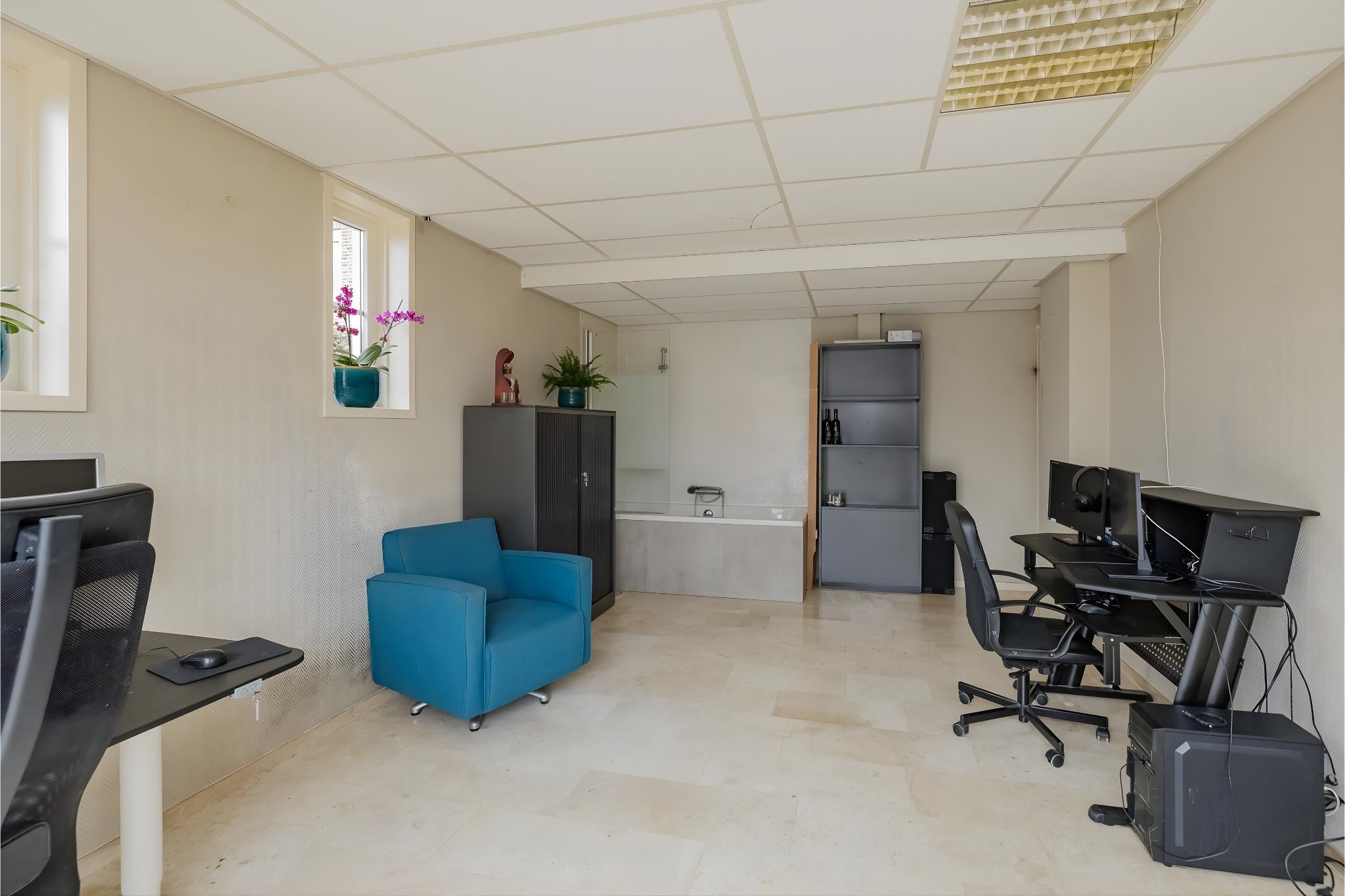 Spacious Detached Villa with Six Bedrooms and Luxury Amenities in Getsewoud Noord — 34