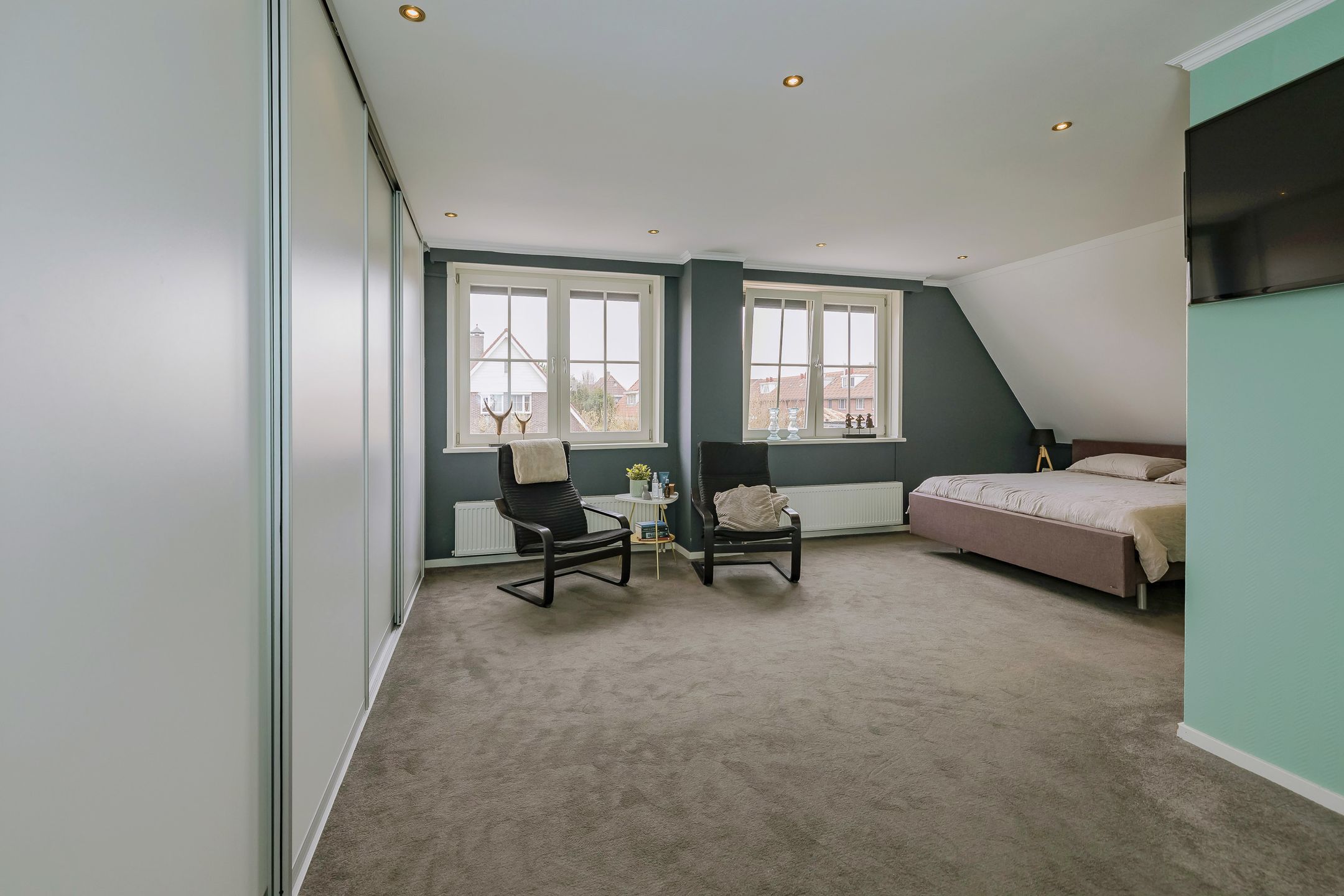 Spacious Detached Villa with Six Bedrooms and Luxury Amenities in Getsewoud Noord — 37