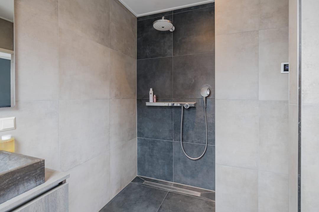 Spacious Detached Villa with Six Bedrooms and Luxury Amenities in Getsewoud Noord — 44