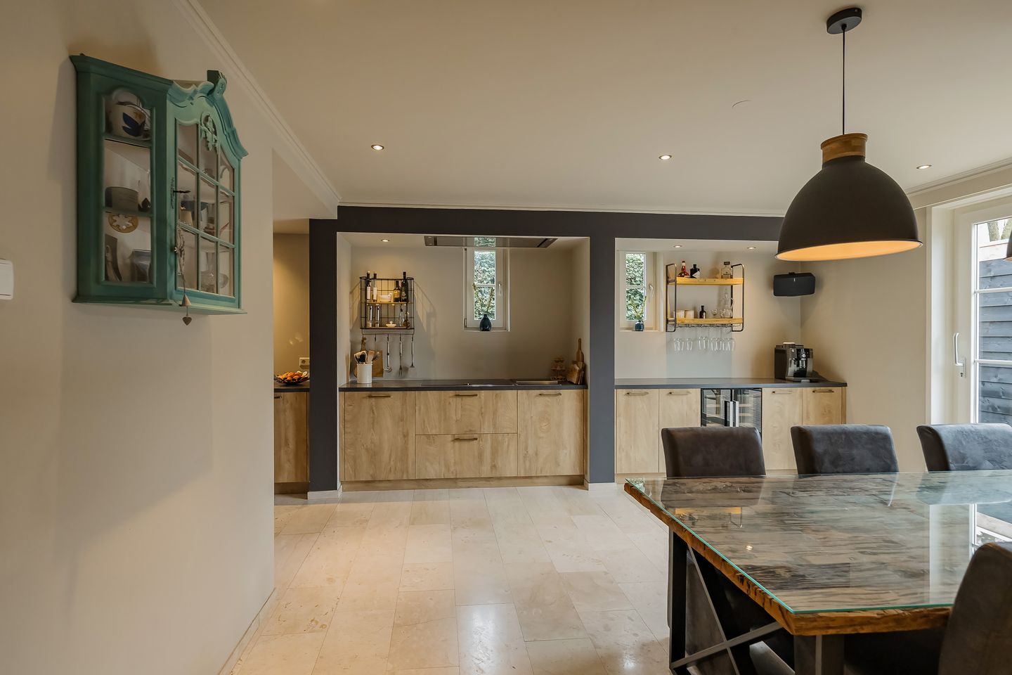 Spacious Detached Villa with Six Bedrooms and Luxury Amenities in Getsewoud Noord — 32