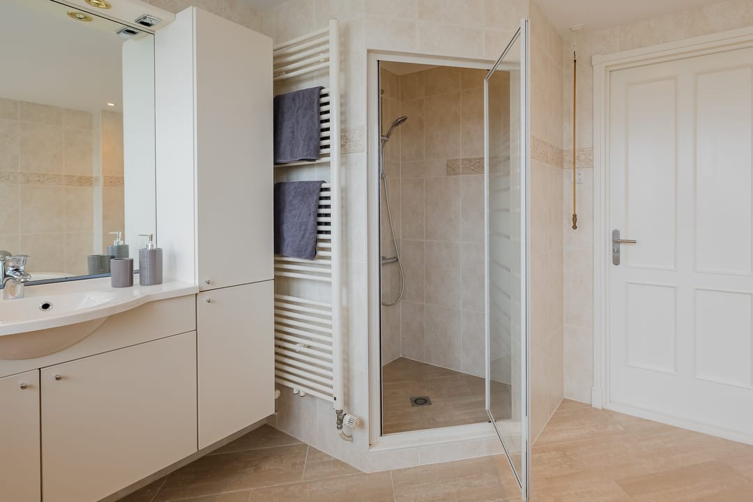 Spacious Detached Villa with Six Bedrooms and Luxury Amenities in Getsewoud Noord — 54