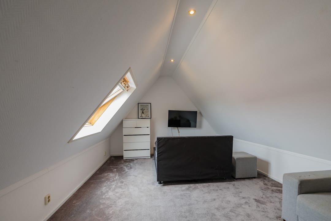 Spacious Detached Villa with Six Bedrooms and Luxury Amenities in Getsewoud Noord — 59