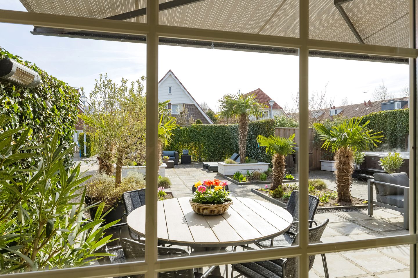 Spacious Detached Villa with Six Bedrooms and Luxury Amenities in Getsewoud Noord — 62