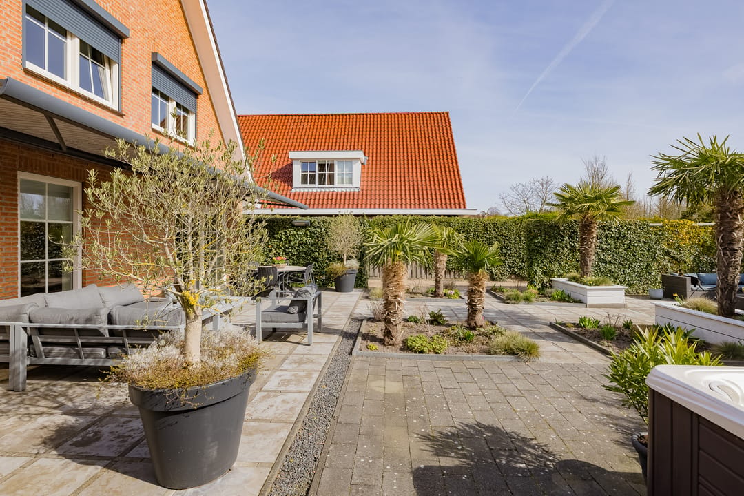 Spacious Detached Villa with Six Bedrooms and Luxury Amenities in Getsewoud Noord — 75