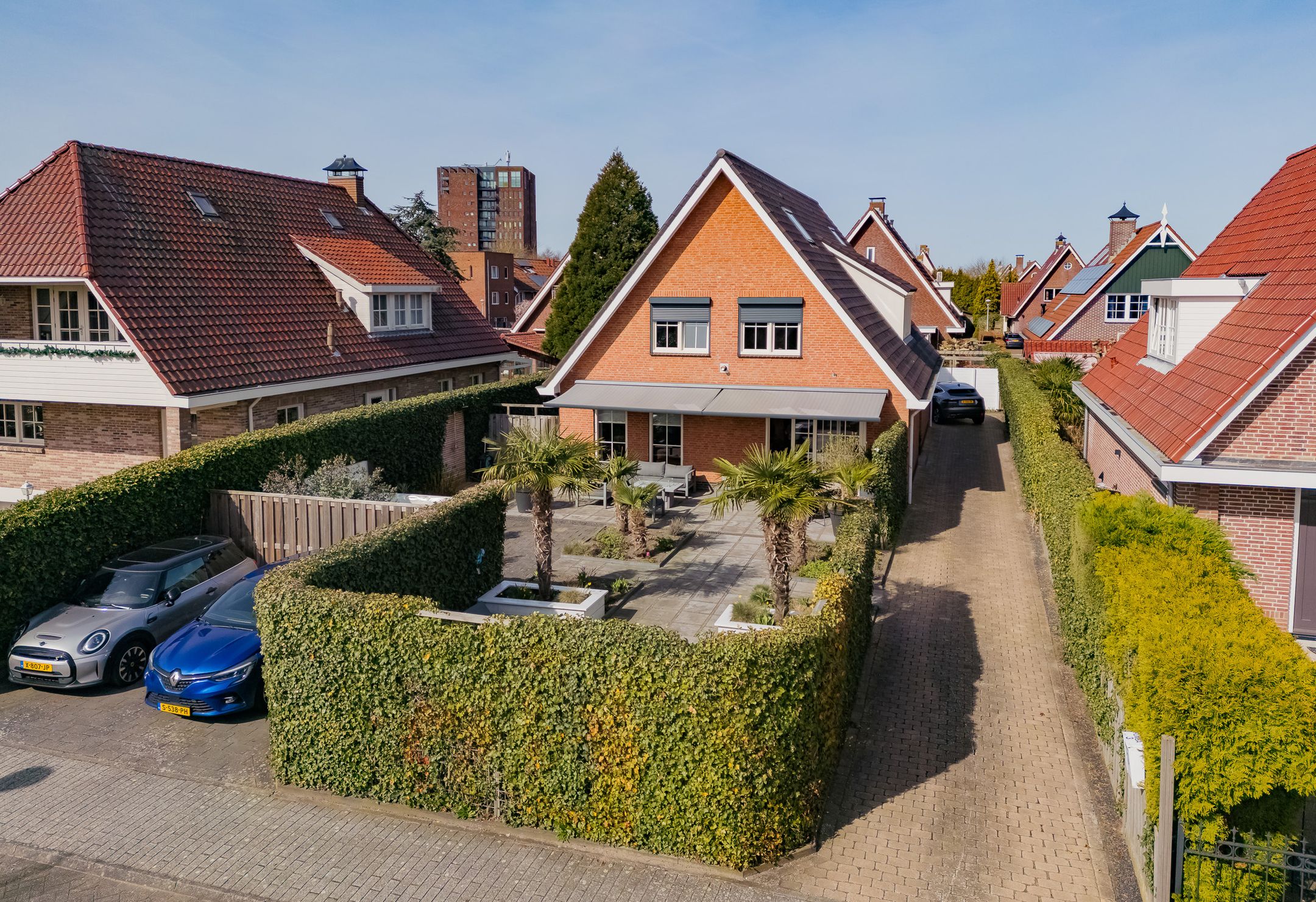 Spacious Detached Villa with Six Bedrooms and Luxury Amenities in Getsewoud Noord — 79