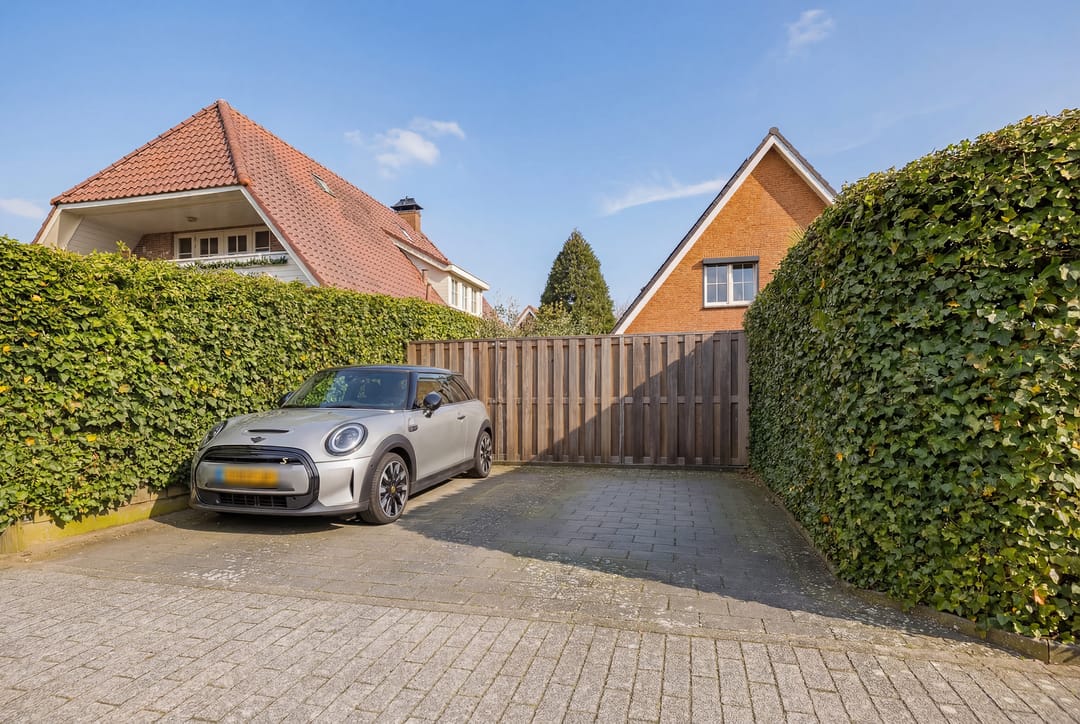 Spacious Detached Villa with Six Bedrooms and Luxury Amenities in Getsewoud Noord — 80