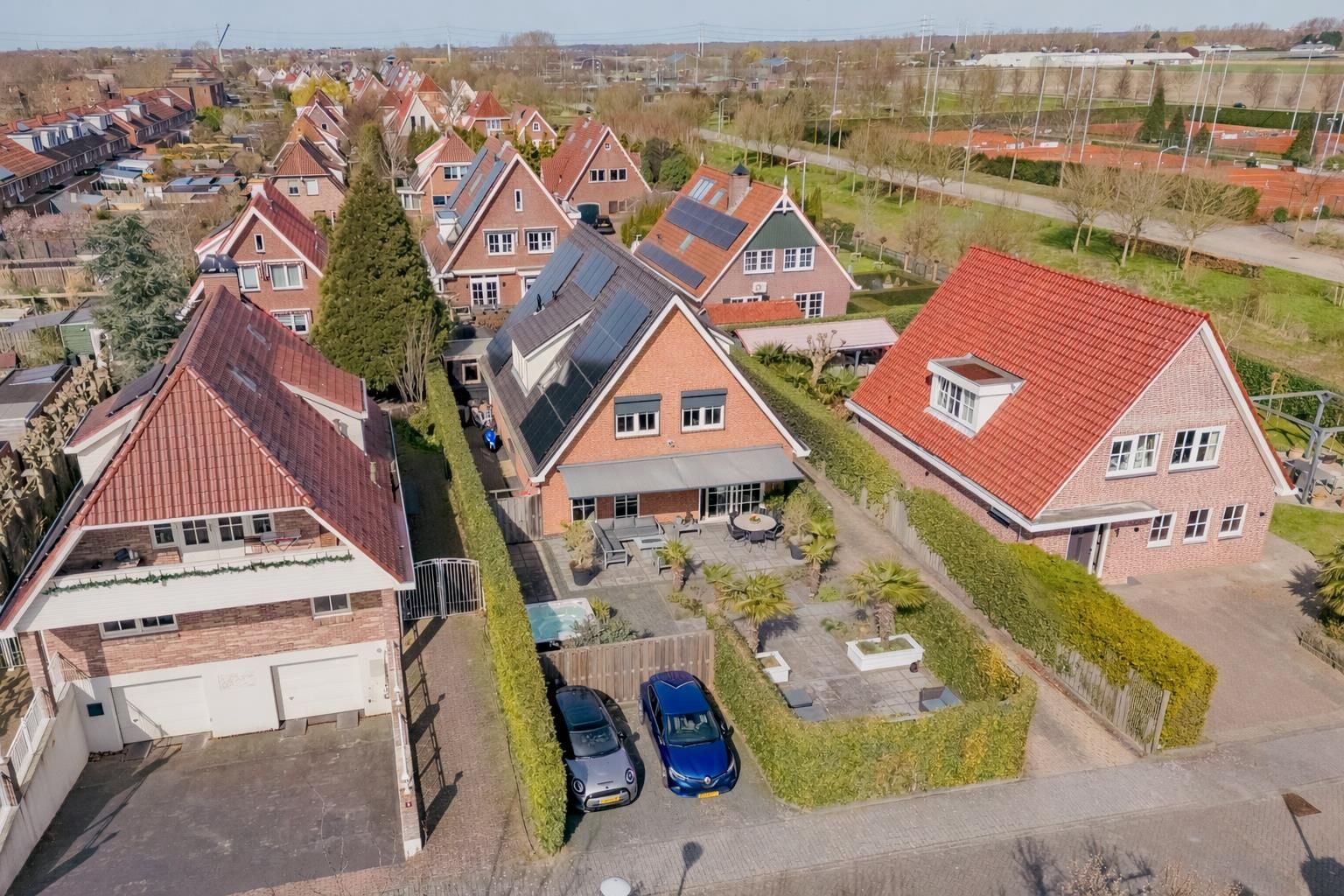 Spacious Detached Villa with Six Bedrooms and Luxury Amenities in Getsewoud Noord — 85