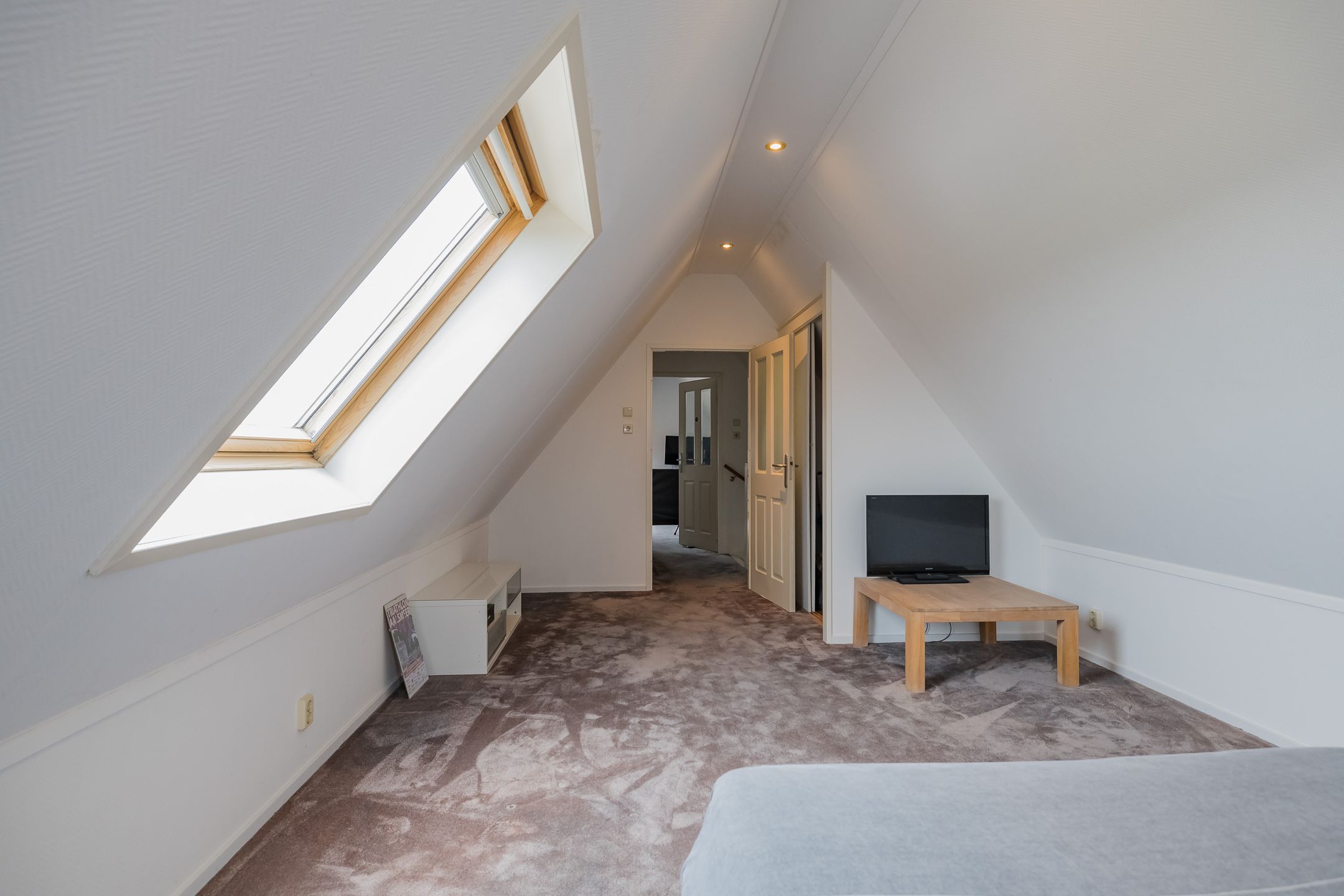 Spacious Detached Villa with Six Bedrooms and Luxury Amenities in Getsewoud Noord — 58