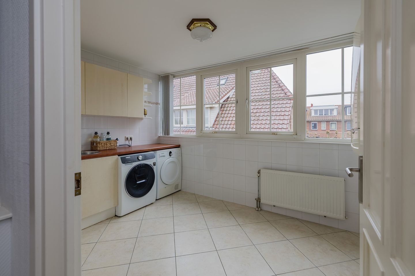 Spacious Detached Villa with Six Bedrooms and Luxury Amenities in Getsewoud Noord — 48