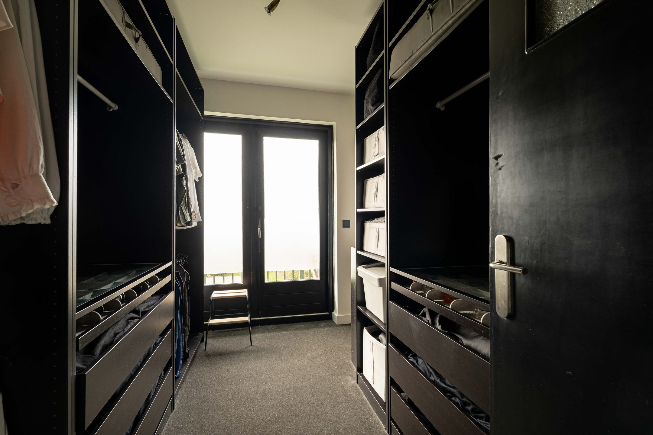 Renovated Apartment with Free View over Schoterbos in Haarlem — 17