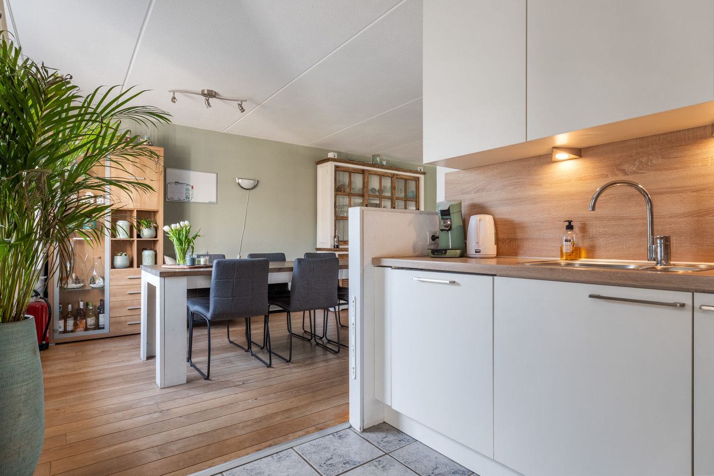 Photo 14 of Wolgastraat 17