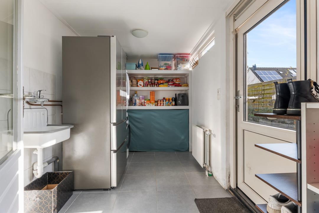 Photo 16 of Wolgastraat 17