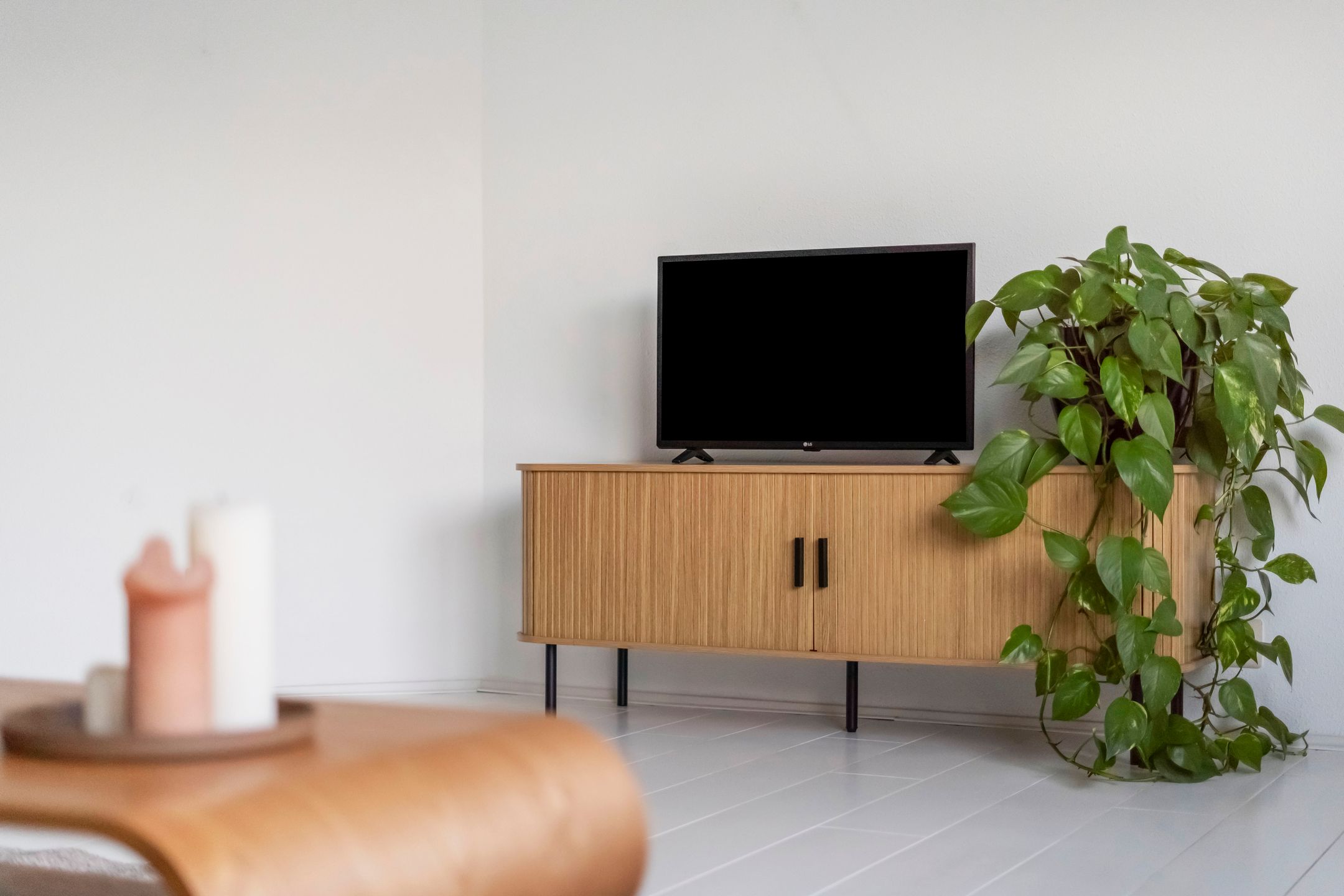 Modern Ground Floor Apartment Near Kijkduin Beach with Private Parking — 13