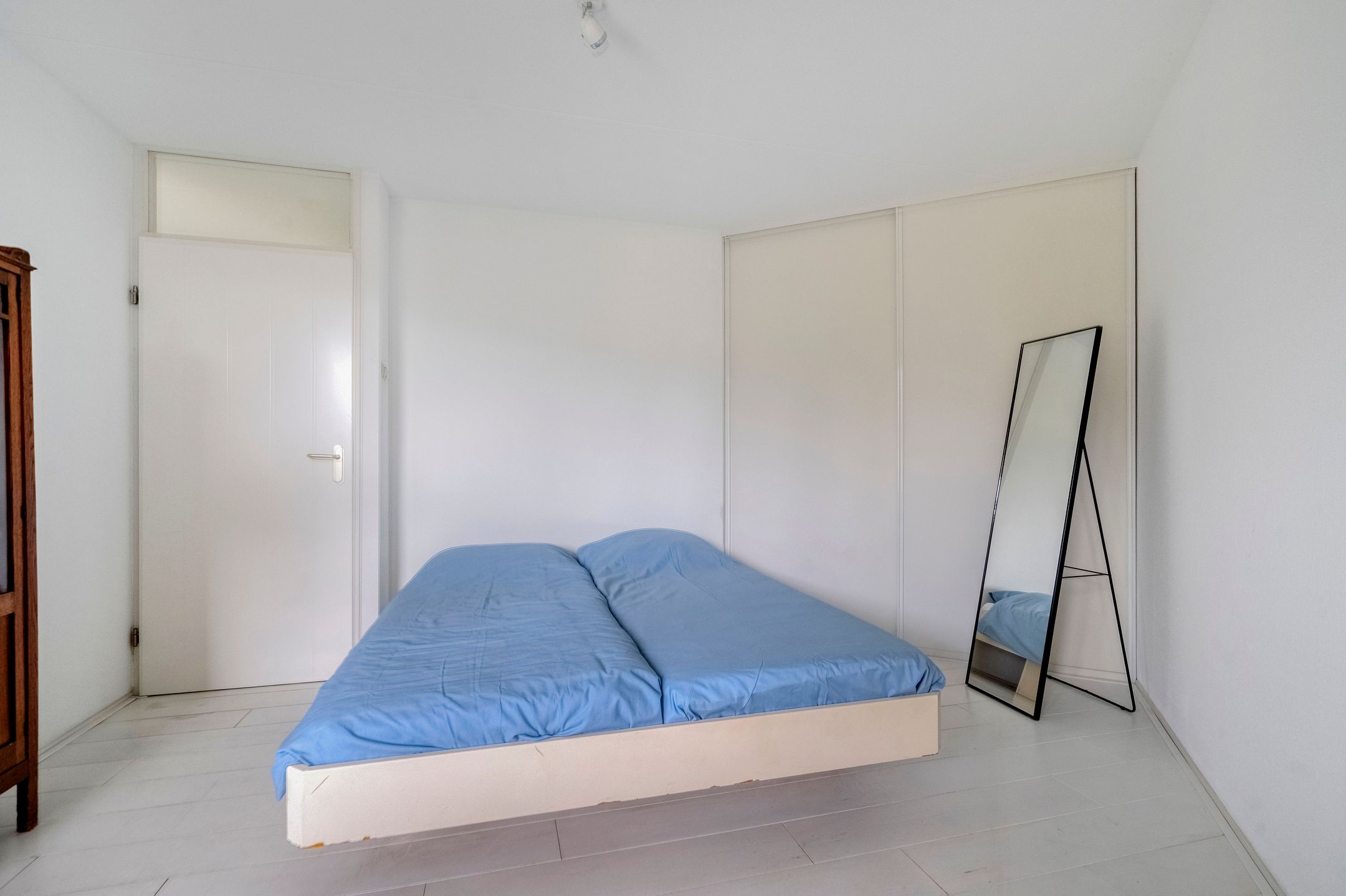 Modern Ground Floor Apartment Near Kijkduin Beach with Private Parking — 21