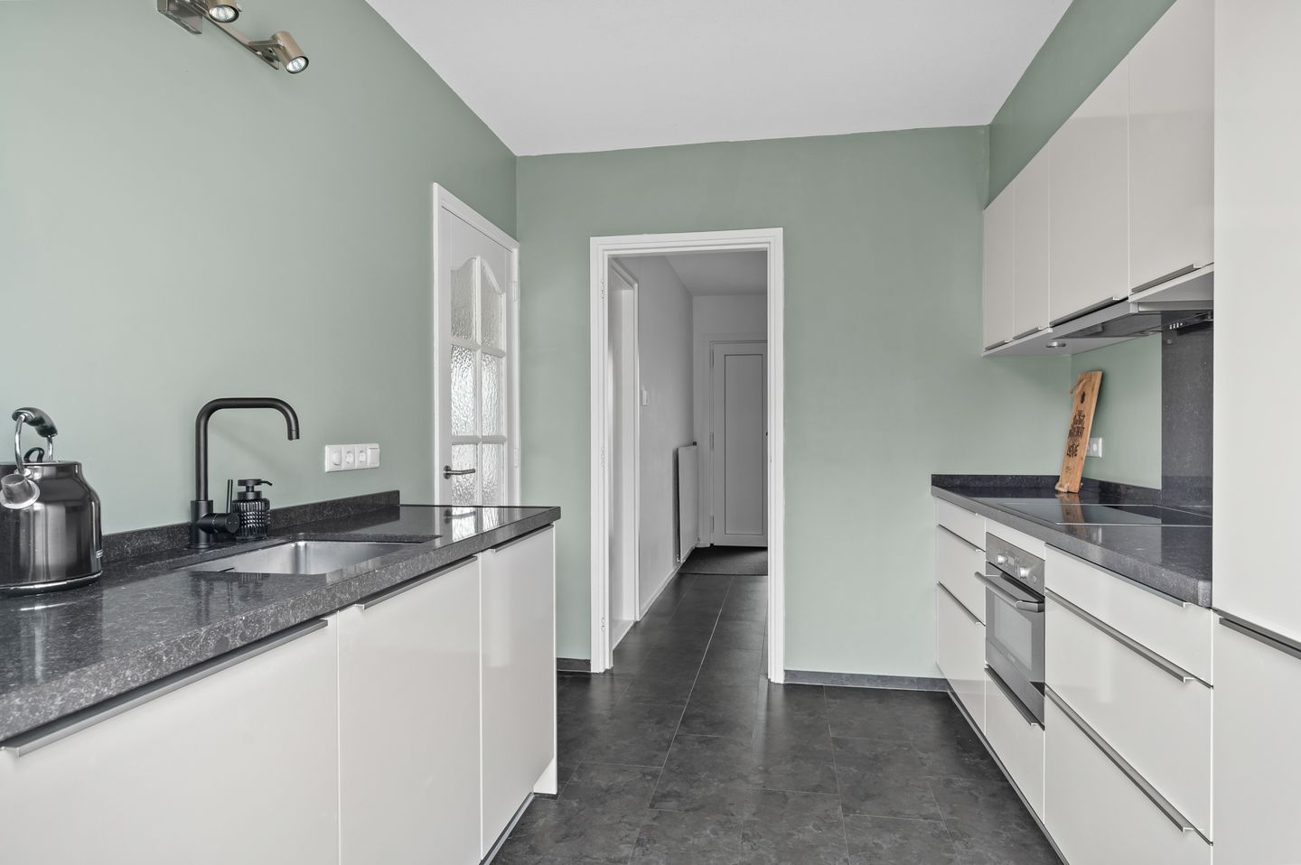 Photo 10 of Van Deinsestraat 3