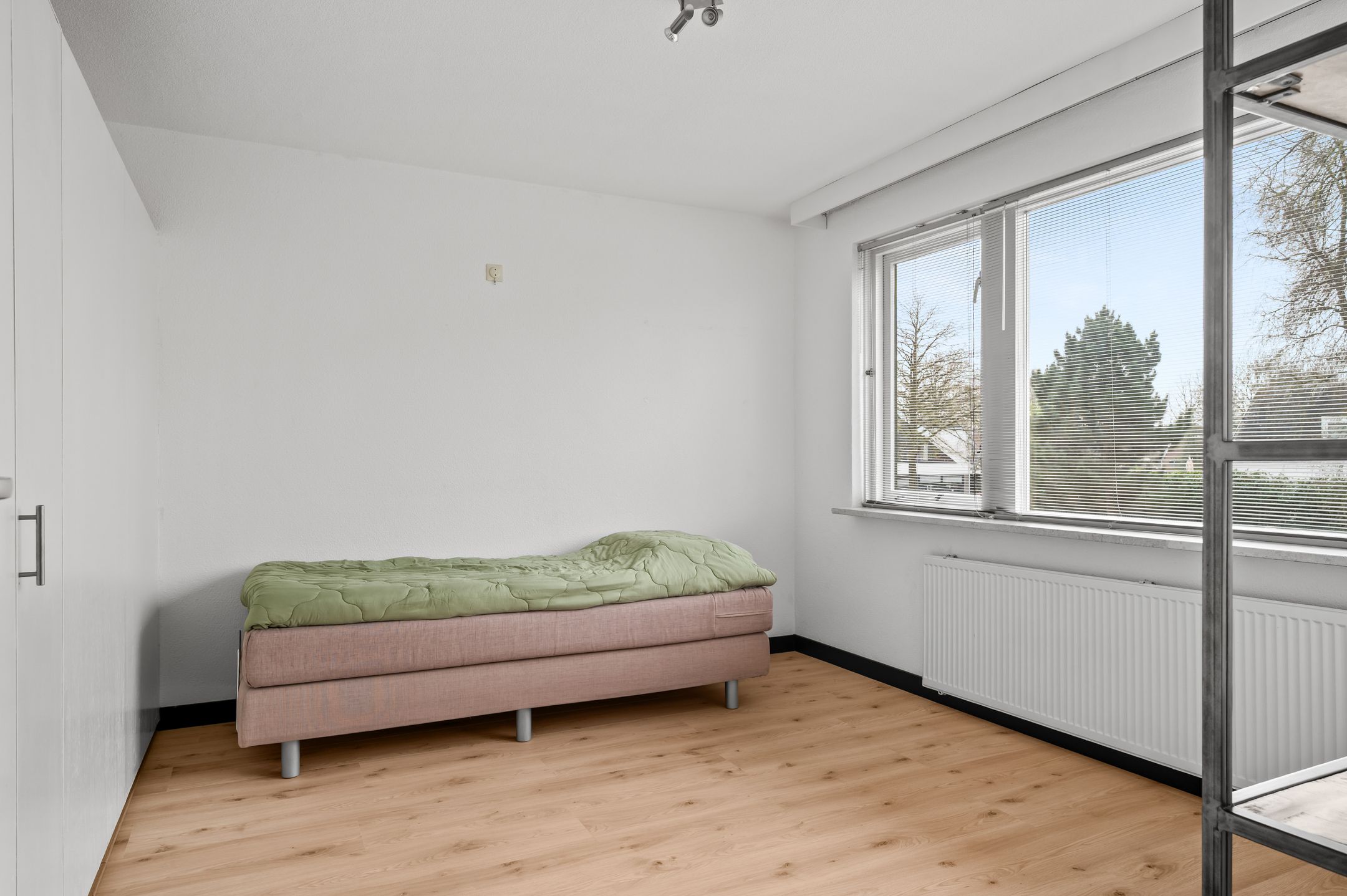 Photo 15 of Van Deinsestraat 3