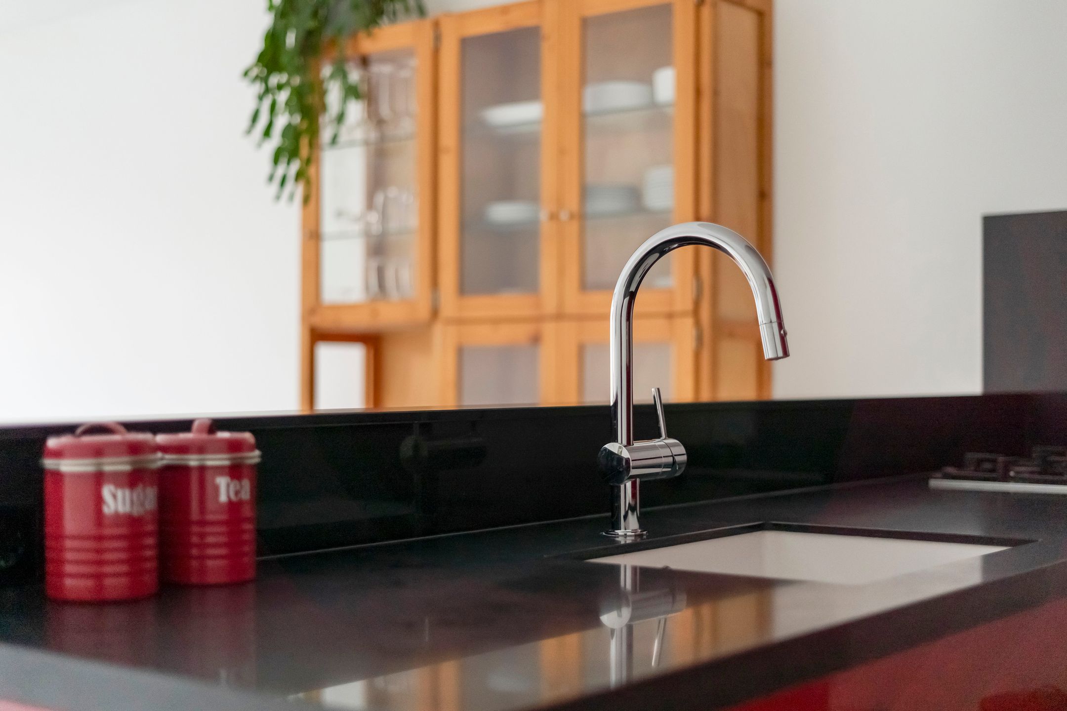 Modern Ground Floor Apartment Near Kijkduin Beach with Private Parking — 16