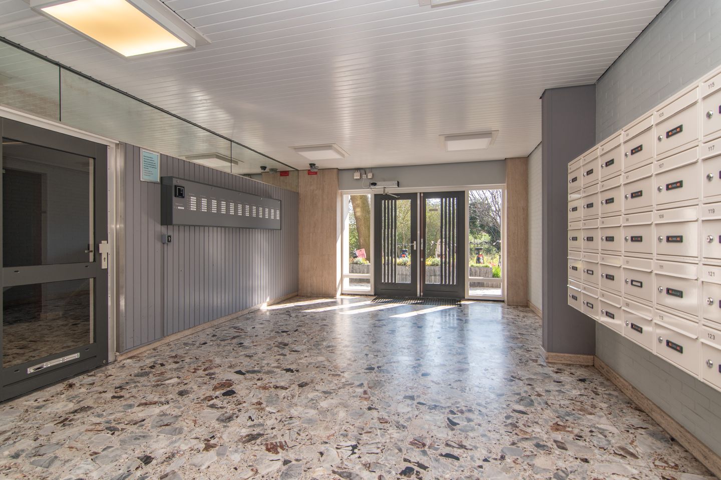 Corner apartment with sunny west-facing balcony in Driemanspolder-Oost — 18