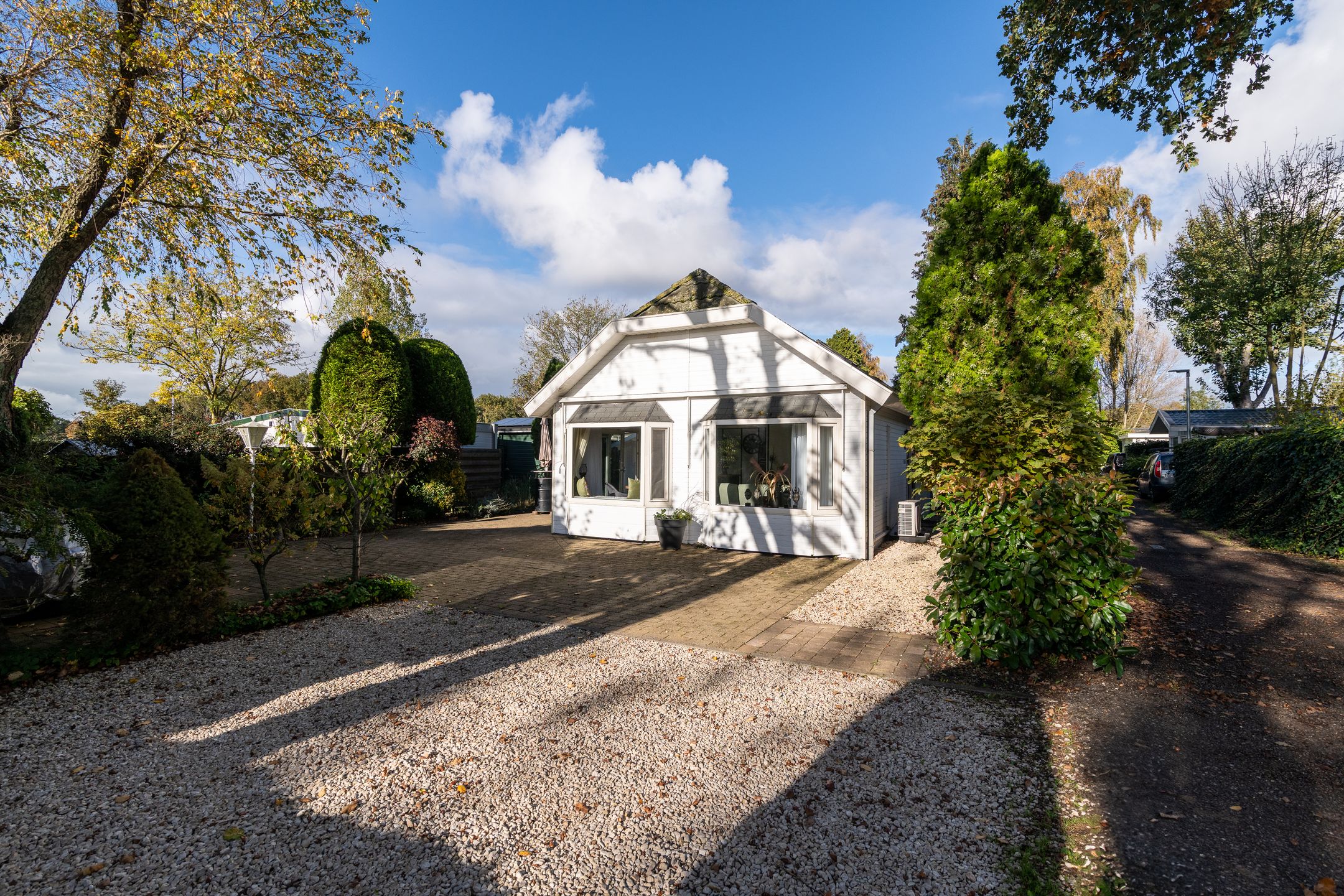 3-bedroom freehold villa in Hollandsche Rading — photo 1 of 5
