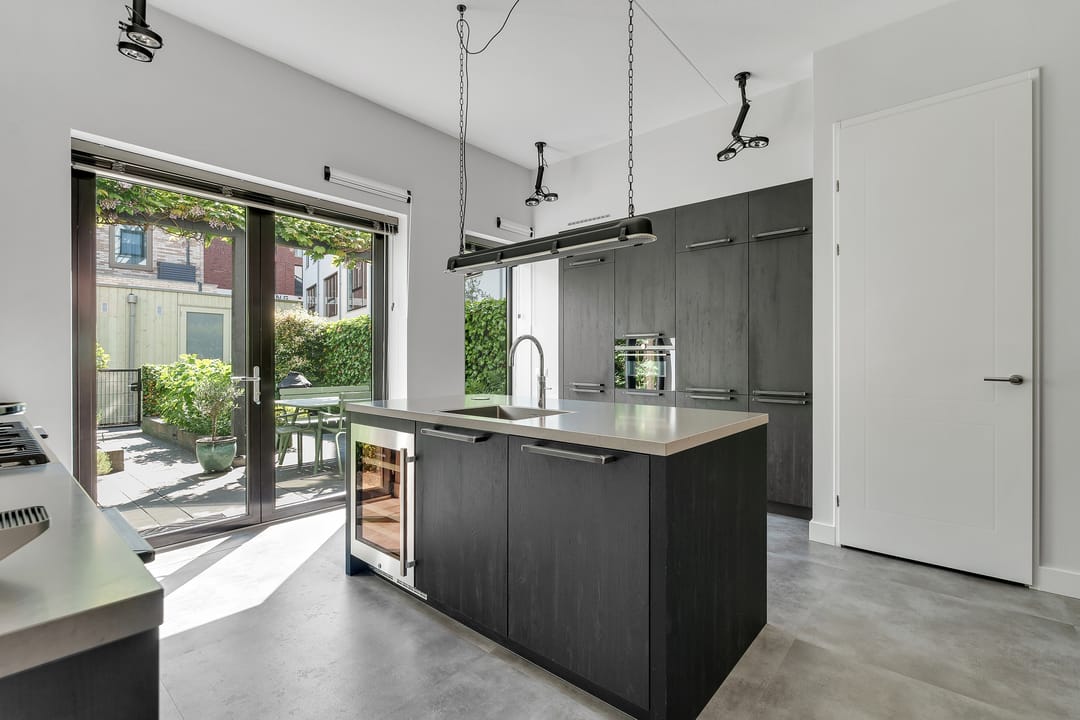 Exclusive City Villa Near the Water in Zwolle — 15