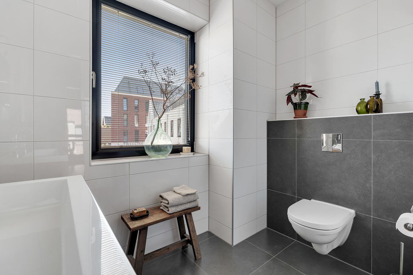 Exclusive City Villa Near the Water in Zwolle — 37