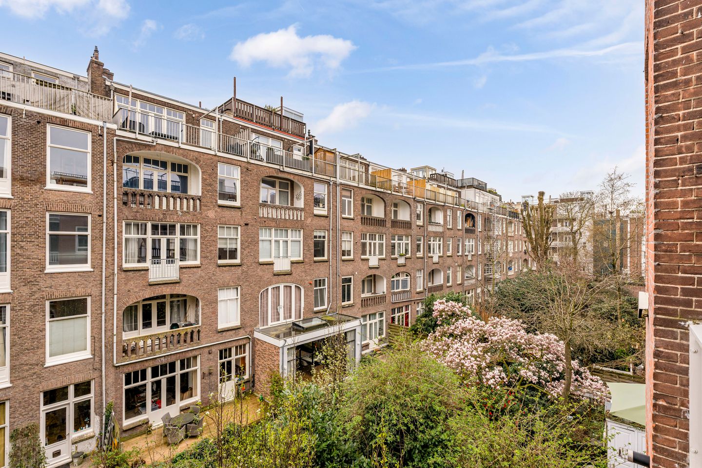 Luxury Turn-Key Apartment in Oud-Zuid Amsterdam — 20