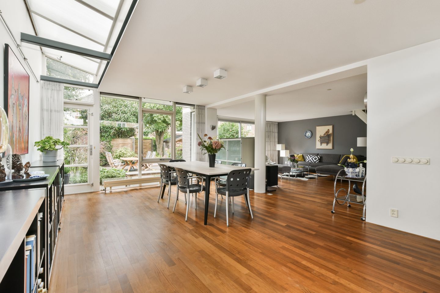 Spacious Corner Home with Garden and Rooftop Terrace in Prinsenland — 12