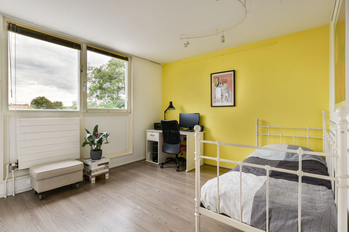 Spacious Corner Home with Garden and Rooftop Terrace in Prinsenland — 31